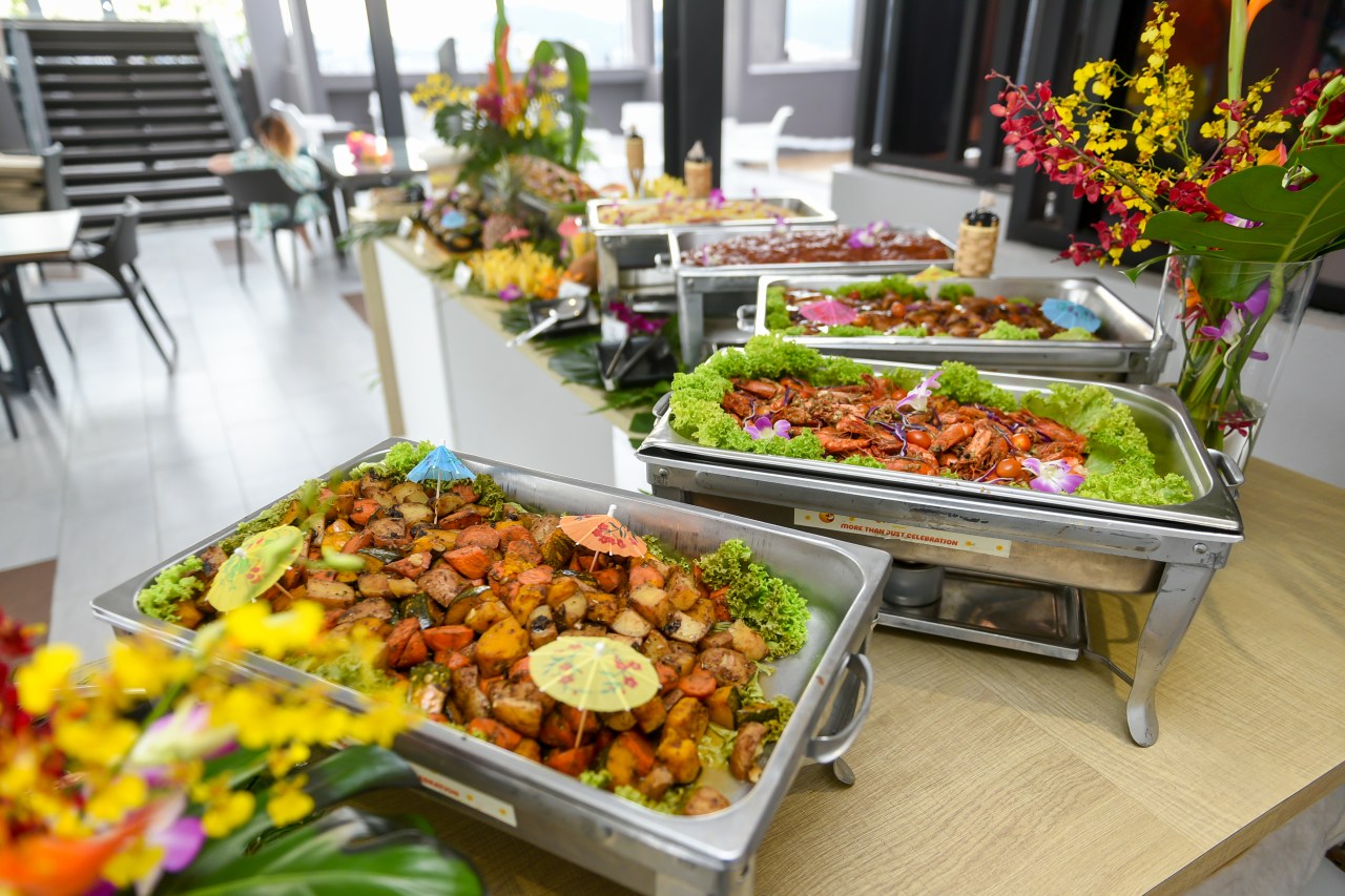 Hawaii Theme Wedding Catering